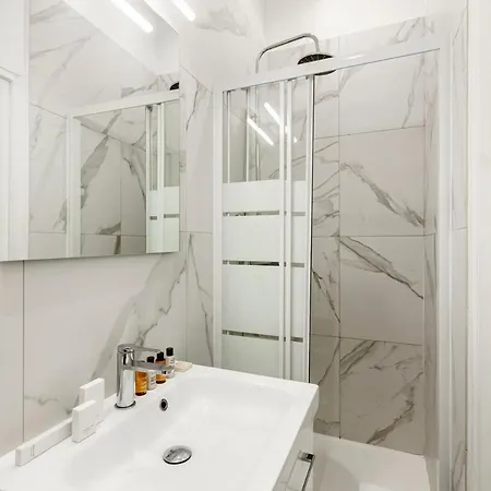 A11#republiquemarais1bedroomparis03ac *