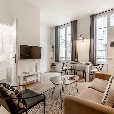 A11#republiquemarais1bedroomparis03ac パリ